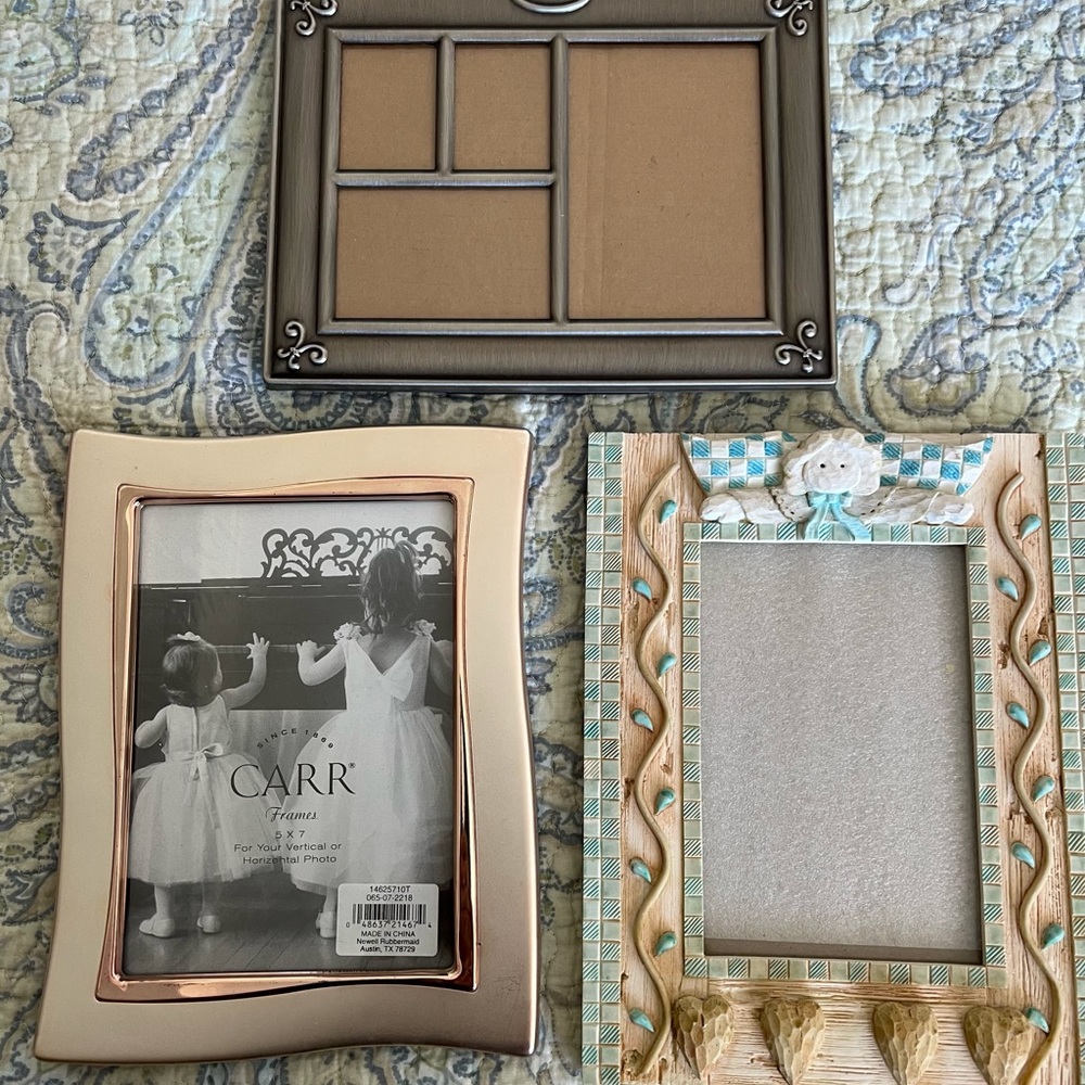 Set of three frames